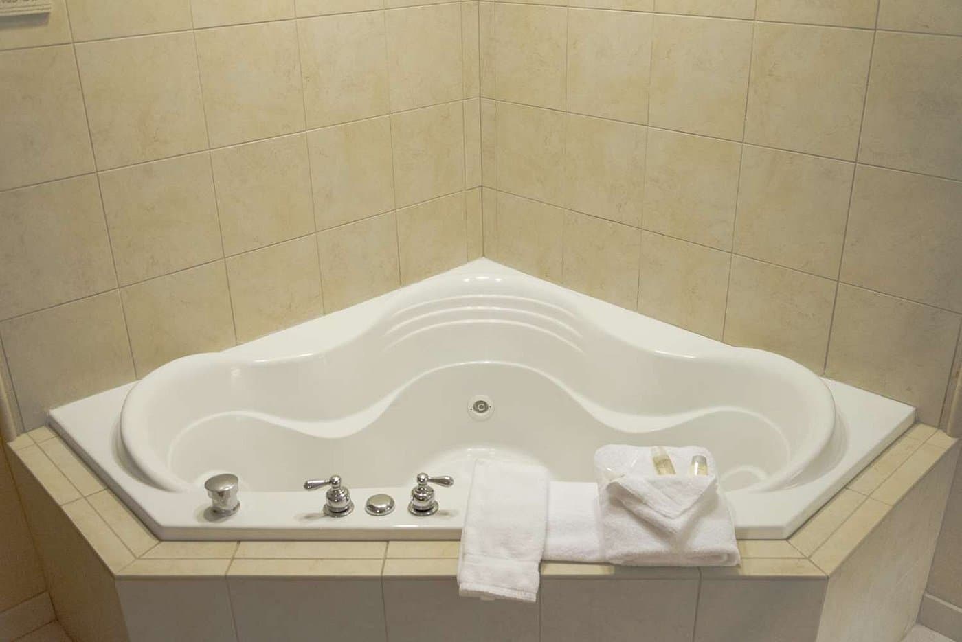 Hilton Garden Inn Laramie Jacuzzi room
