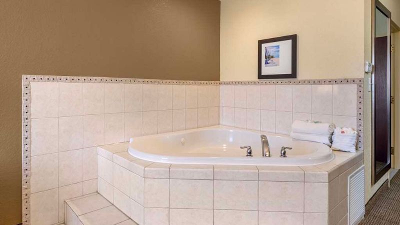 Comfort Inn & Suites Northeast – Gateway photo 1