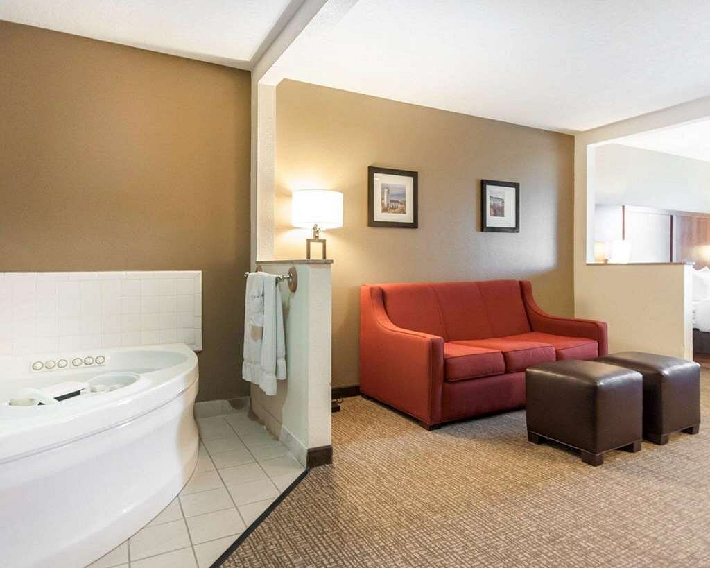 Comfort Suites Airport
