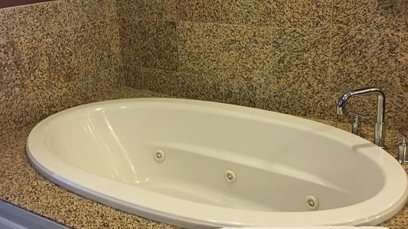 DoubleTree by Hilton Hotel Chicago – Arlington Heights