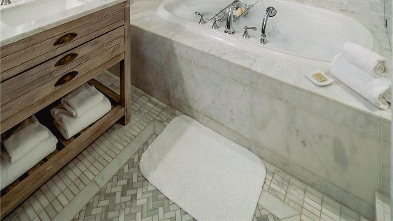 Hampton Inn & Suites Chicago-North Shore/Skokie - King Suite with In-Room Whirlpool Tub