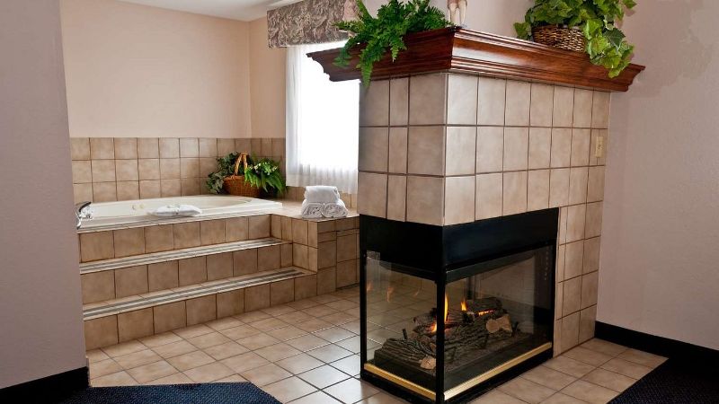 Best Western Plus Brandywine Inn & Suites