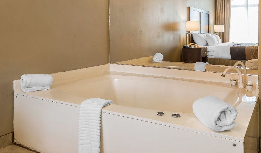 Comfort Inn & Suites Mishawaka-South Bend photo 1