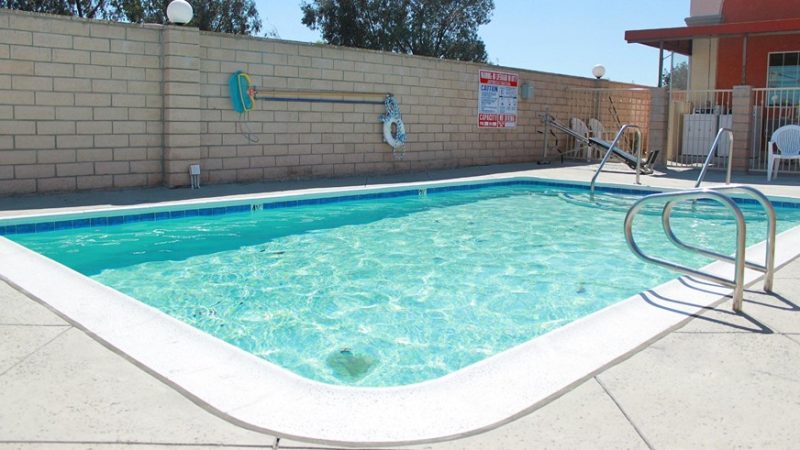 Waterbird Lakeside Inn - King Suite with In-Room Whirlpool Tub