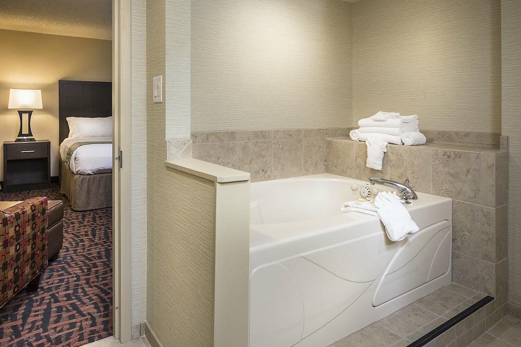 Holiday Inn Wichita East I-35, an IHG Hotel photo 1