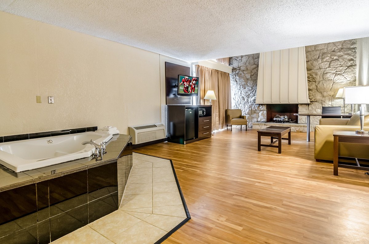 Red Roof Inn PLUS+ Wichita East
