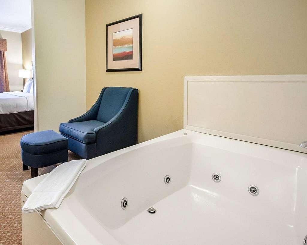 Comfort Suites Elizabethtown photo 1