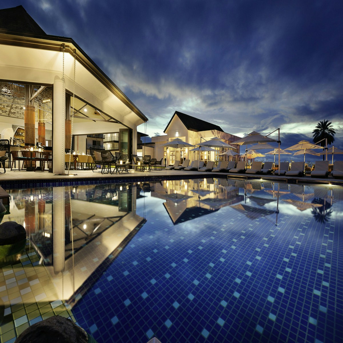 Camden Riverhouse Hotel - Exterior & Riverside Setting