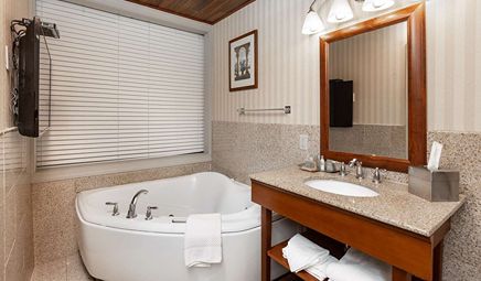Inn at The Colonnade Baltimore – a DoubleTree by Hilton Hotel