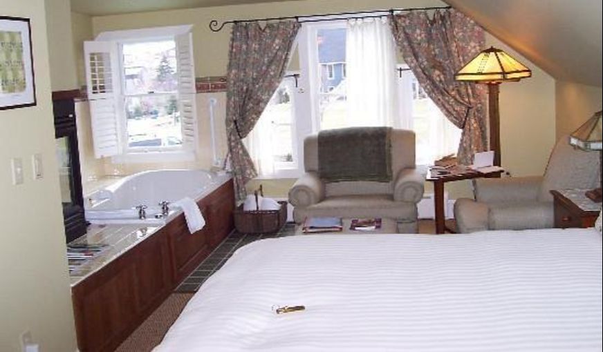 Lake Pointe Inn