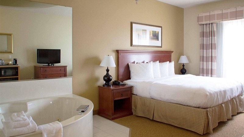 Country Inn & Suites by Radisson, Mankato, MN