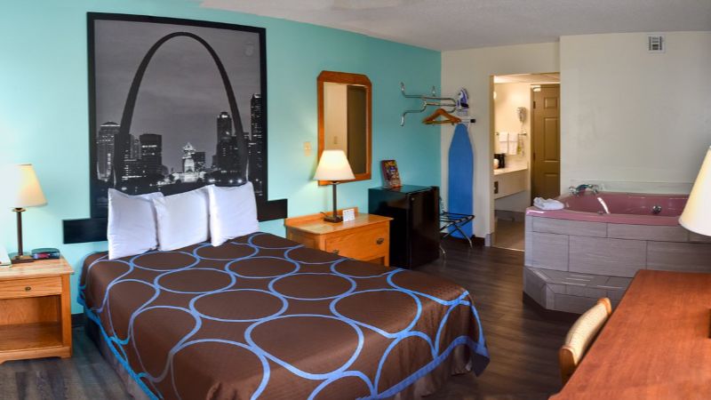 Super 8 by Wyndham Branson/Andy Williams Theatre