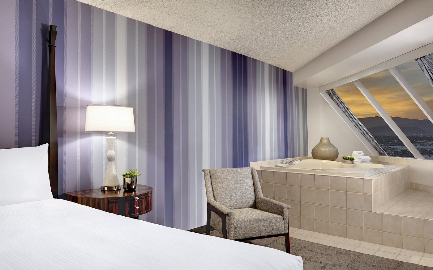 Luxor Hotel & Casino