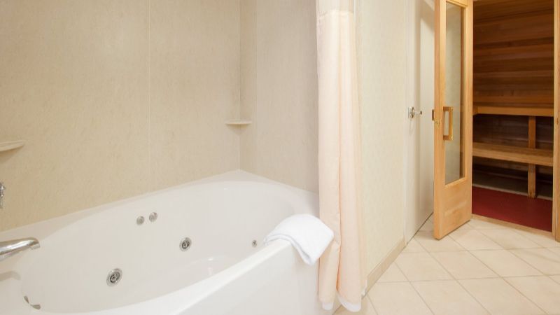 Holiday Inn Salem (I-93 At Exit 2)