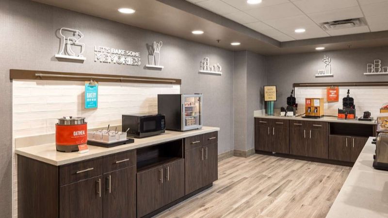 Red Carpet Inn Absecon - King Suite with In-Room Whirlpool Tub