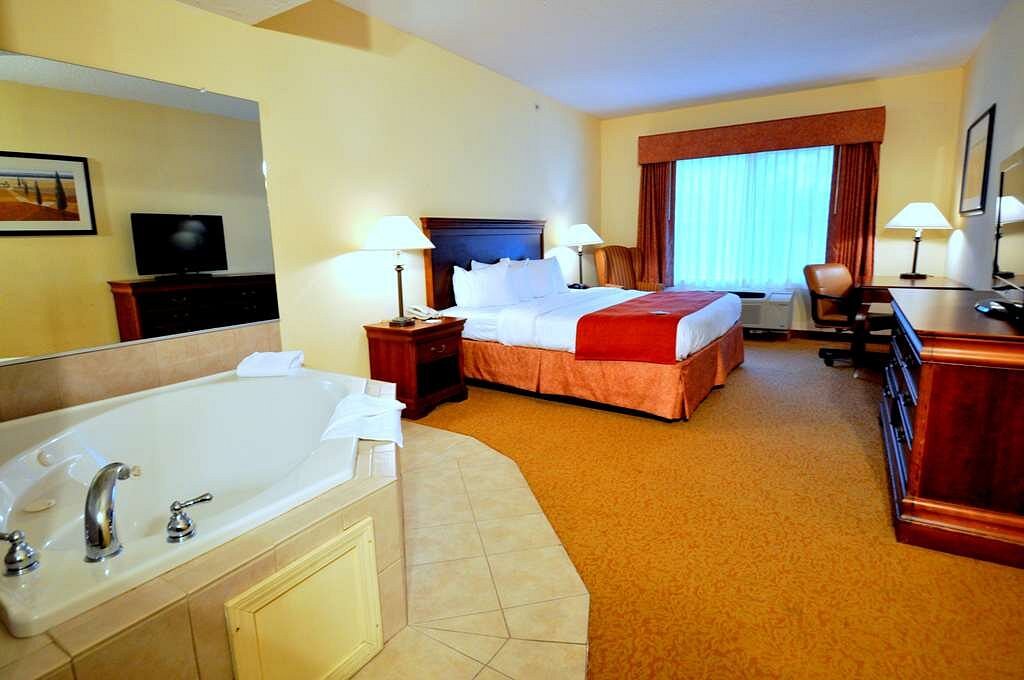 Country Inn & Suites by Radisson, Lake George Queensbury, NY