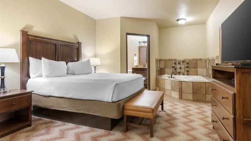 Best Western Plus Cimarron Hotel & Suites