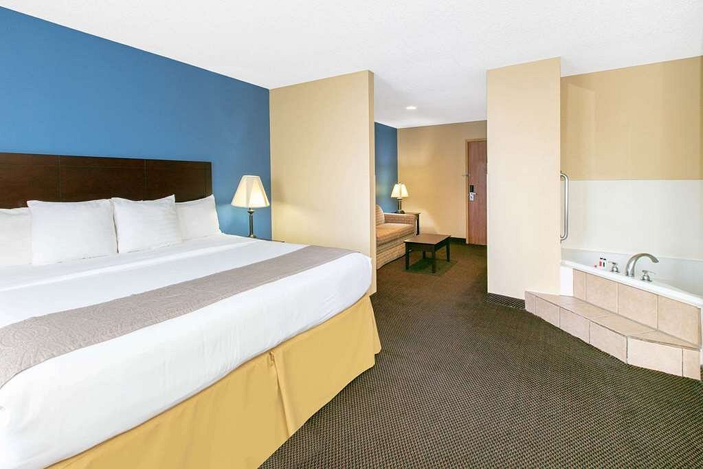 Days Inn Tulsa Central