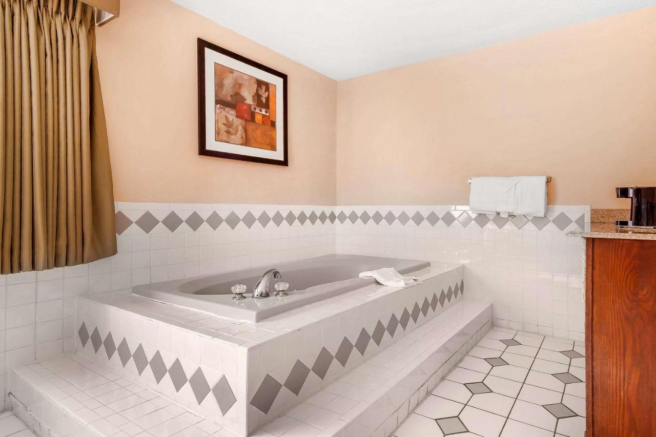 Quality Inn & Suites Owasso US-169