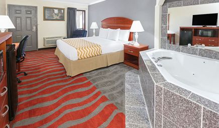 Travelodge Inn & Suites by Wyndham Norman