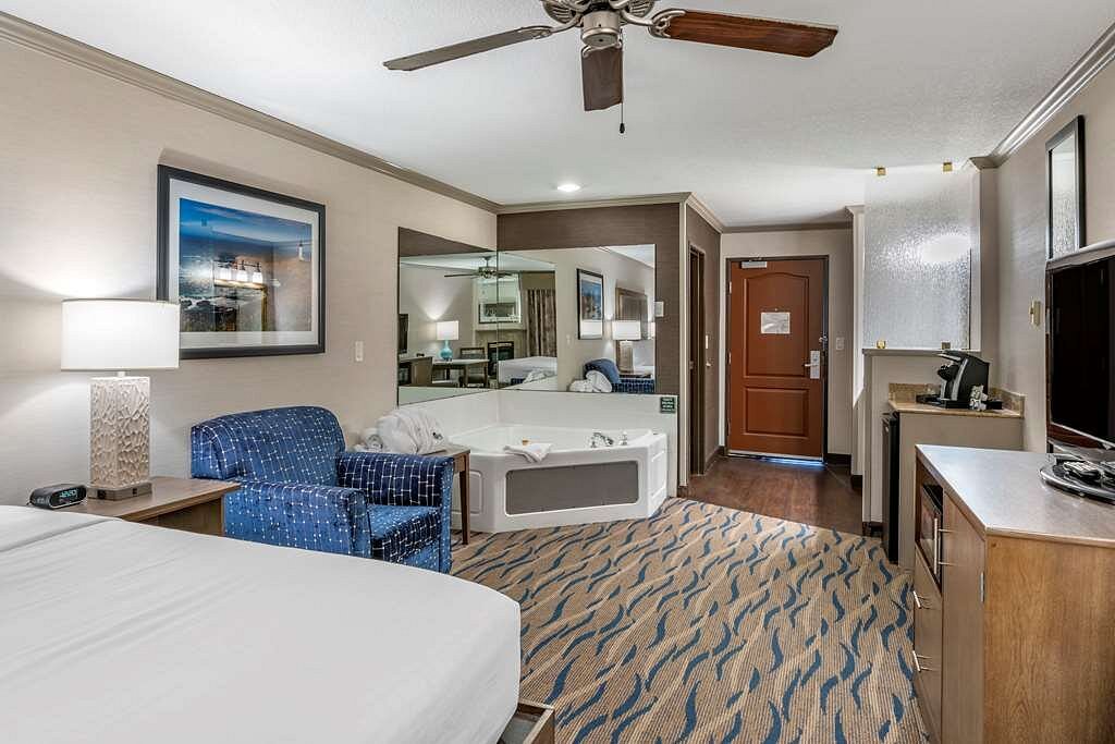 Elizabeth Oceanfront Suites