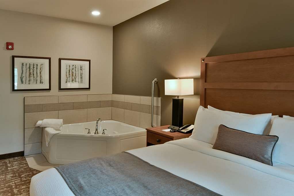GrandStay Hotel & Suites Sisters