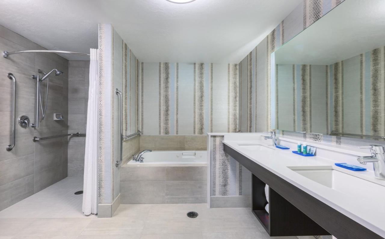 Holiday Inn Express & Suites Eugene Downtown – University, an IHG Hotel