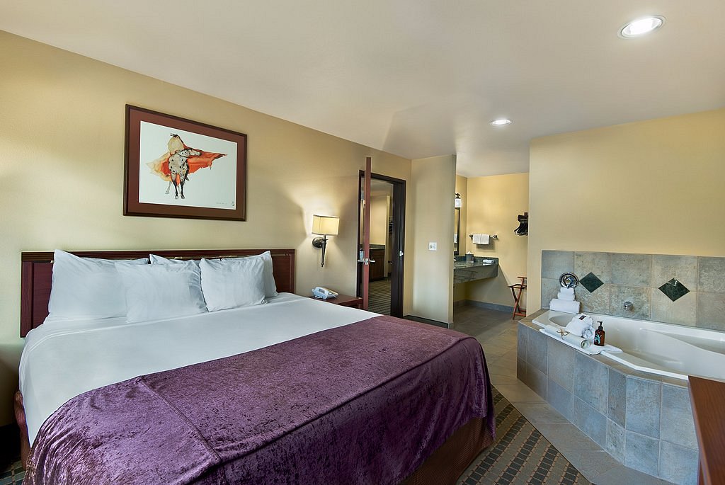 Oxford Suites Pendleton