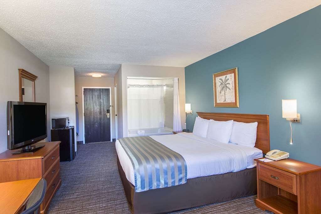 Baymont by Wyndham Bartonsville Poconos