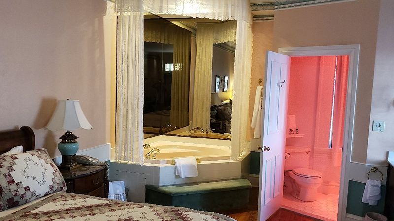Bird-In-Hand Family Inn