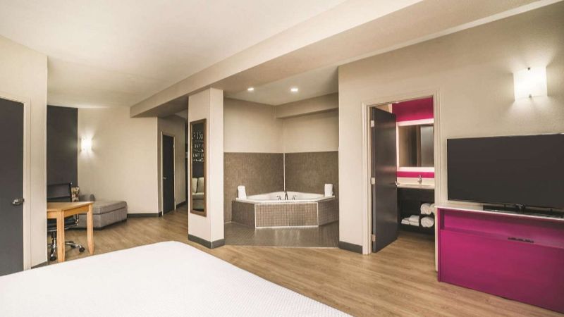 La Quinta Inn & Suites by Wyndham Chattanooga-Hamilton Place photo 1