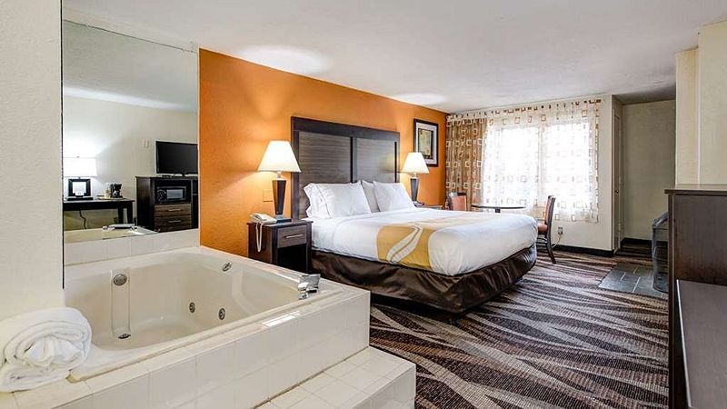 Quality Inn Creekside – Downtown Gatlinburg