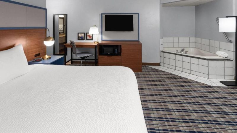 AmericInn by Wyndham Green Bay West