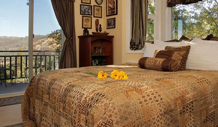 Ephraim Shores Resort - King Suite with In-Room Whirlpool Tub