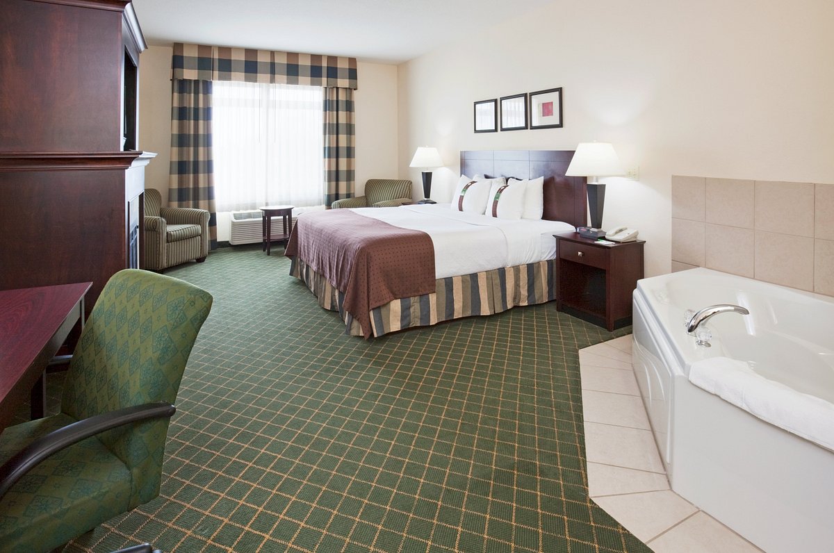 Holiday Inn Conference Ctr Marshfield, an IHG Hotel